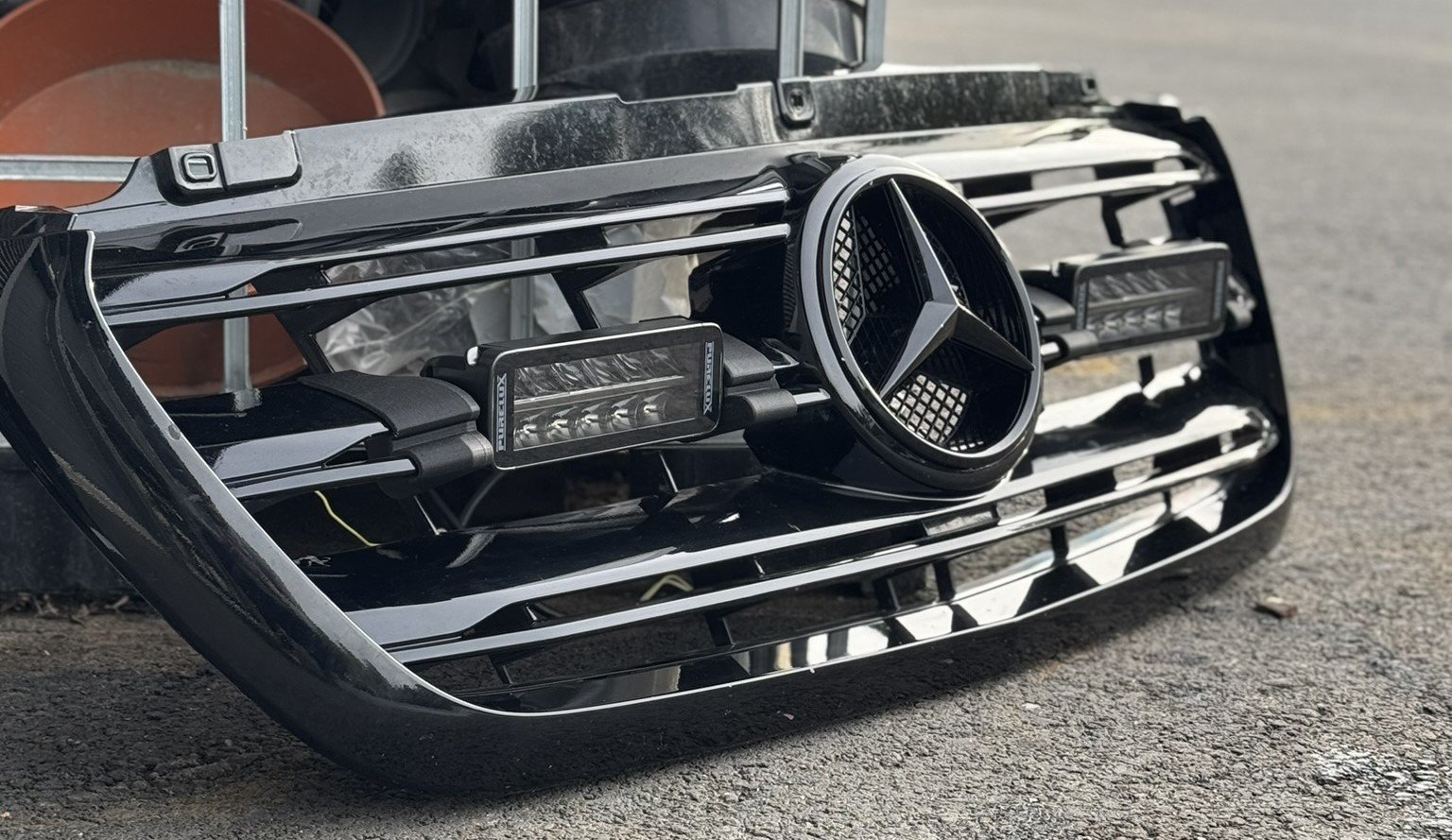 MB Sprinter lisävalojen asennus maskiin